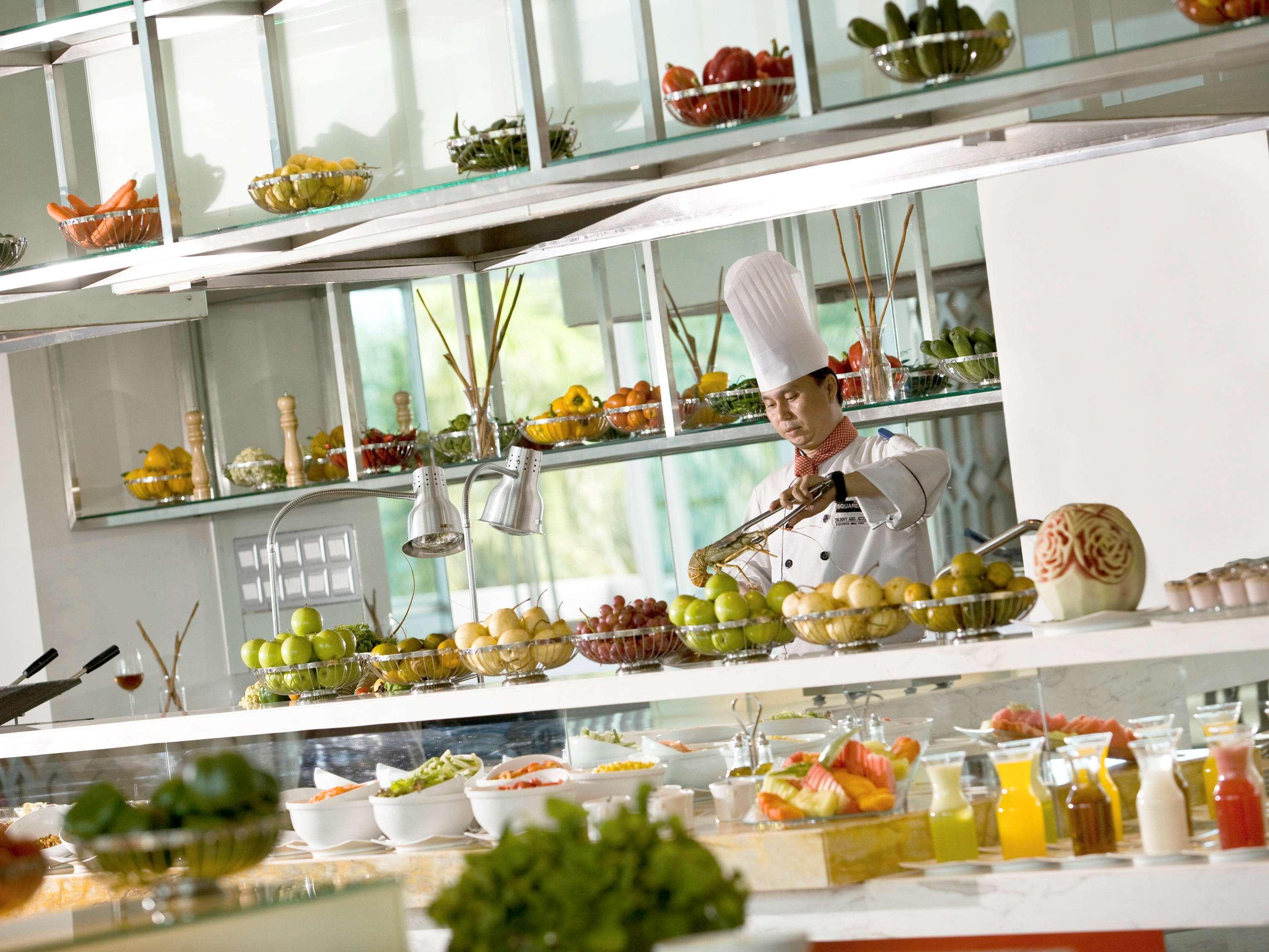 Novotel Bangka Hotel & Convention Center Pangkalpinang Étterem fotó