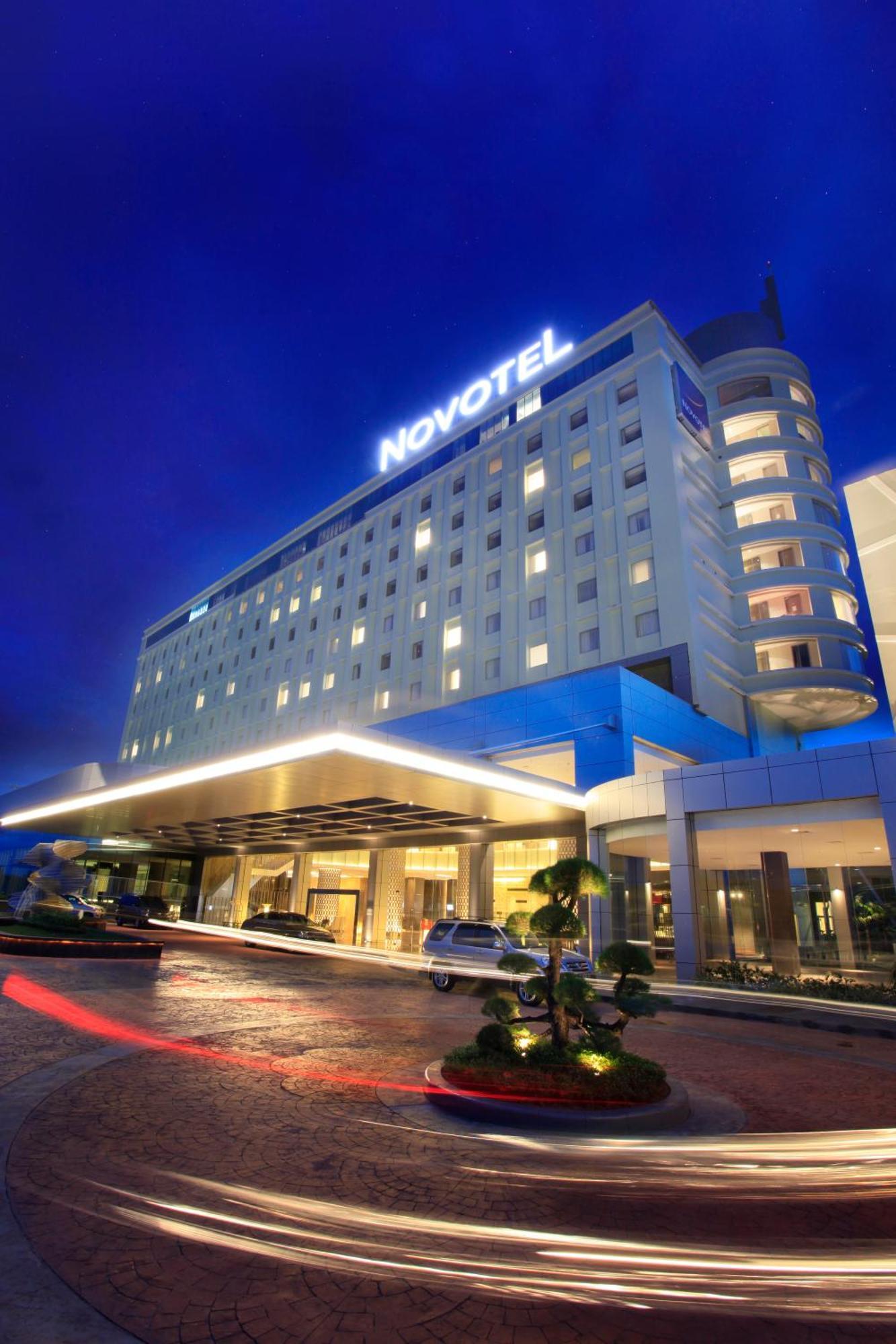 Novotel Bangka Hotel & Convention Center Pangkalpinang Kültér fotó