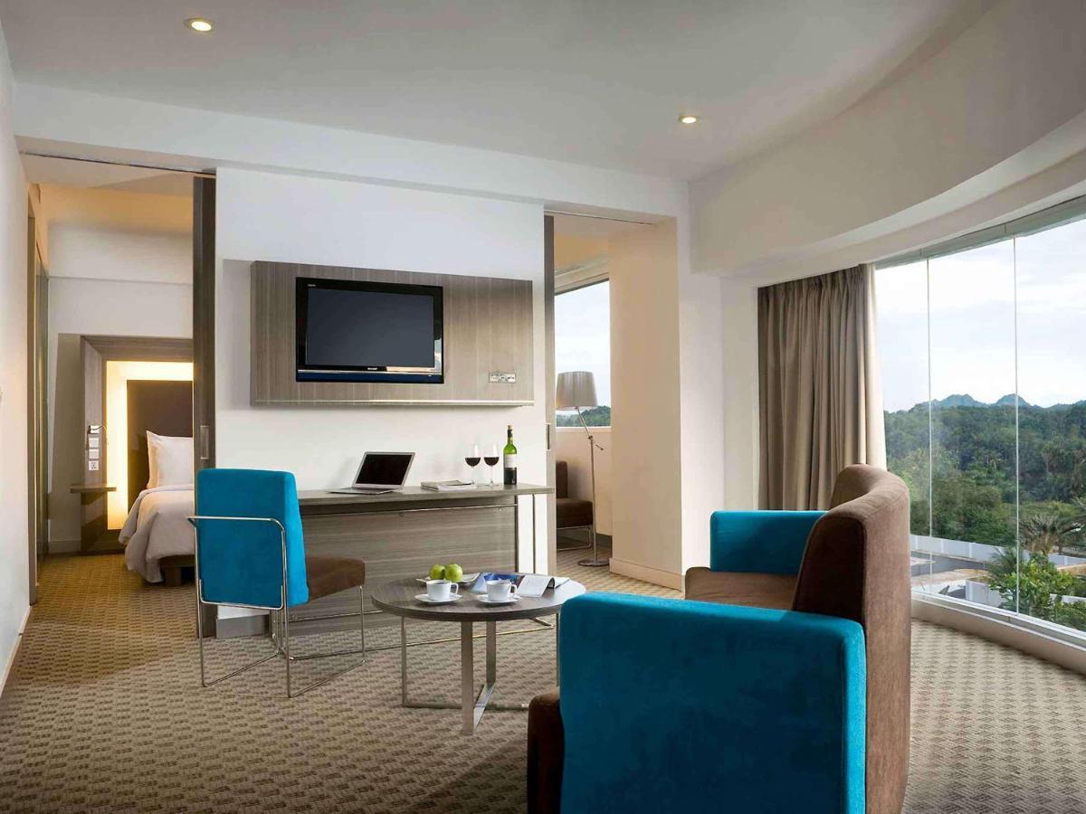 Novotel Bangka Hotel & Convention Center Pangkalpinang Kültér fotó